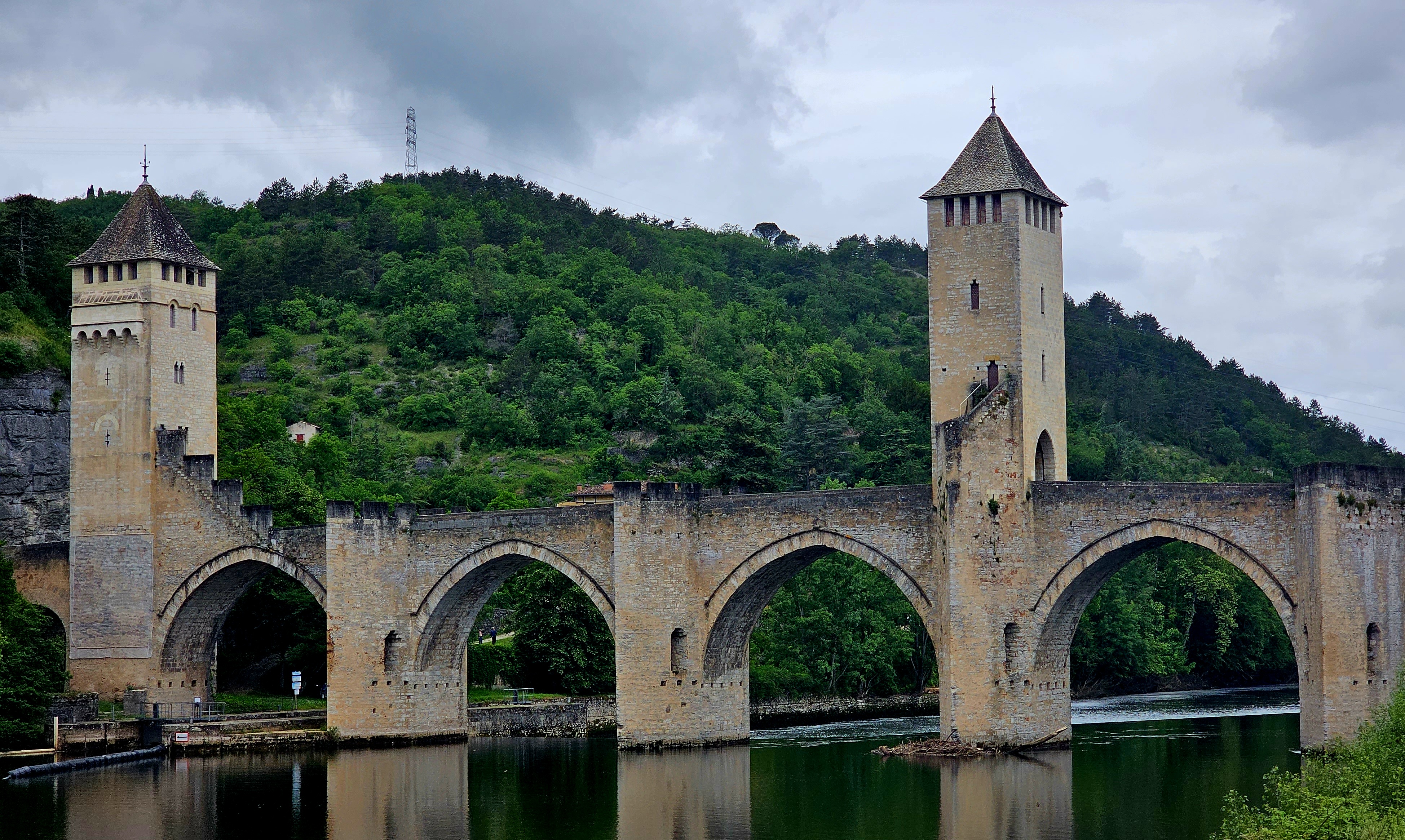 Franse stenen brug op de Via Podiensis